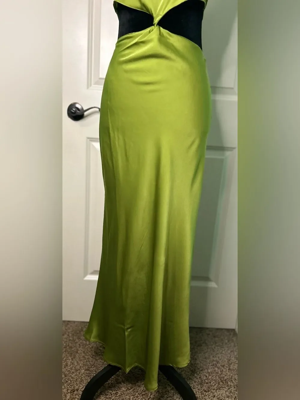 Edit by Nine Satin Halter Cutout Twist Front Maxi Dress Green - Picture 4 of 14